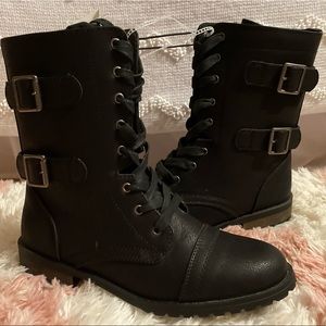 BLACK COMBAT BOOTS